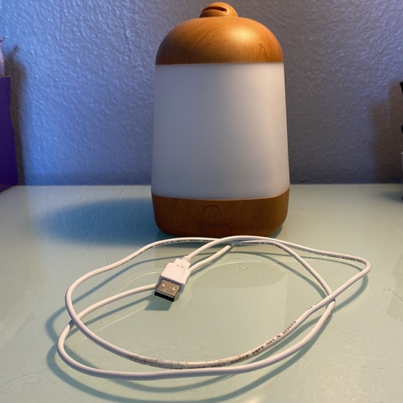 Essential oil Diffuser - Picture 2 of 2